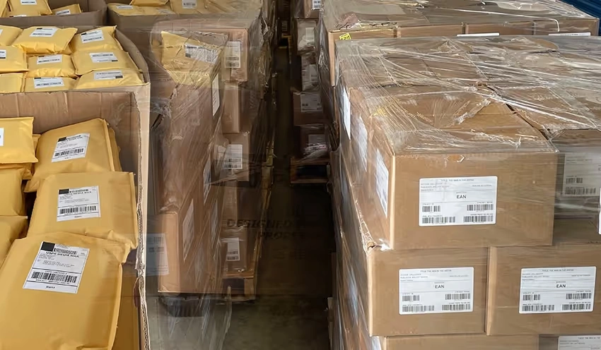 Warehouse boxes and packaging distribution